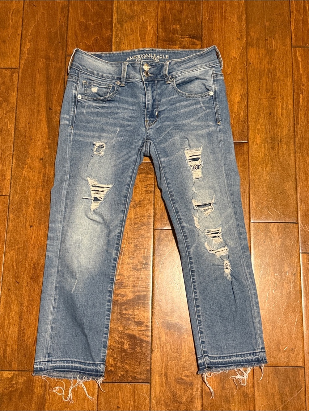 American Eagle Outfitters Artist Crop Distressed Cropped Jeans Size 6